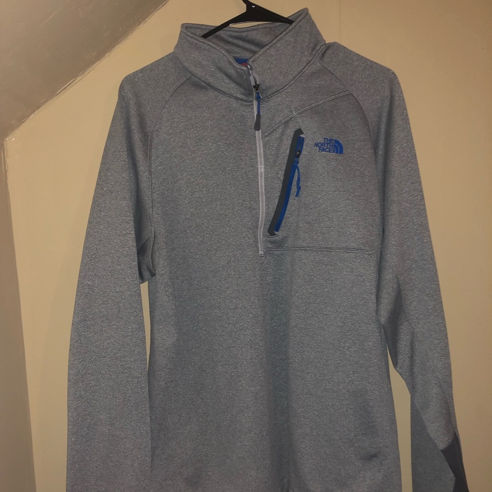 COPY - North Face pull-over